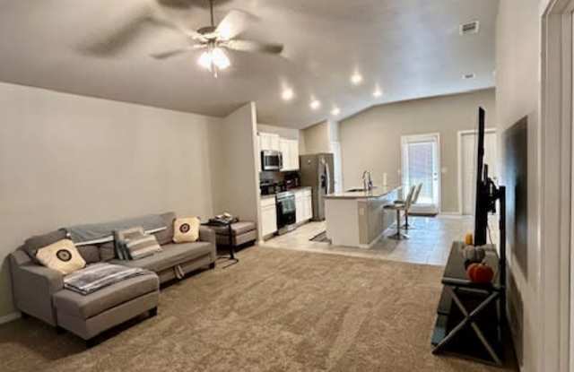 2916 Waverly Avenue photos photos