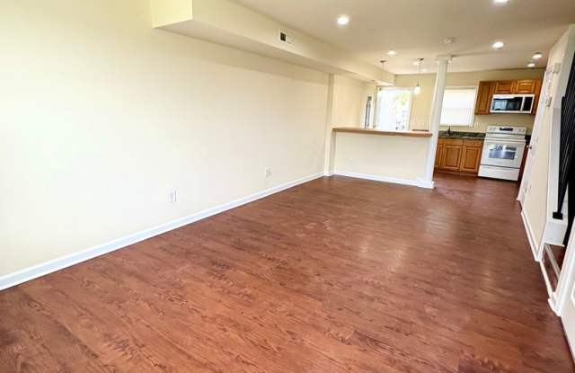 Spacious 4-Bedroom Townhome – Newly Renovated  Move-In Ready! ** VOUCHER HOLDERS ONLY** photos photos