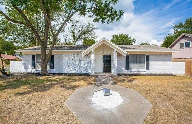 641 Cove Hollow Drive Gallery 2
