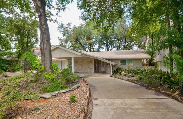 310 W Sam Houston Parkway Gallery 2