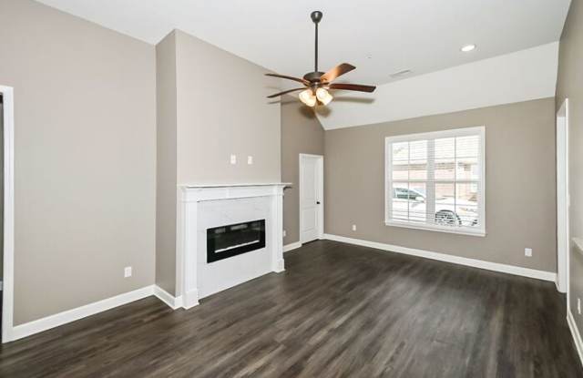 8886 Glen Circle Gallery 1