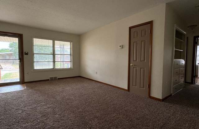 4512 NW Cheyenne - AVAILABLE NOW FOR VIEWINGS! Gallery 4