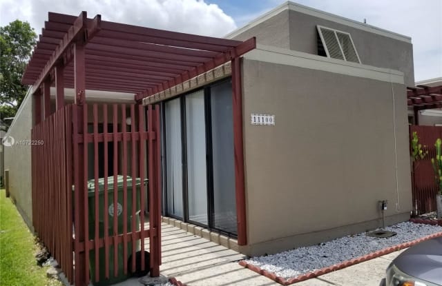 11100 N Lakeview Dr - 11100 North Lakeview Drive, Pembroke Pines, FL 33026