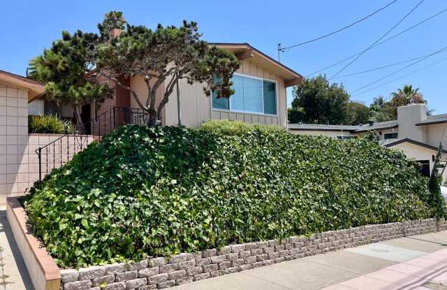 4 Bedroom 2.5 Bathroom Home, Newly renovated Modern finishes Bay and ocean water views Open layout photos photos