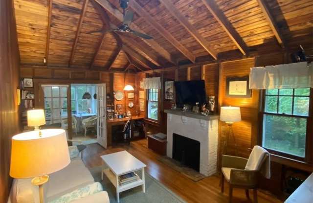 876 Evergreen Walk Gallery 2