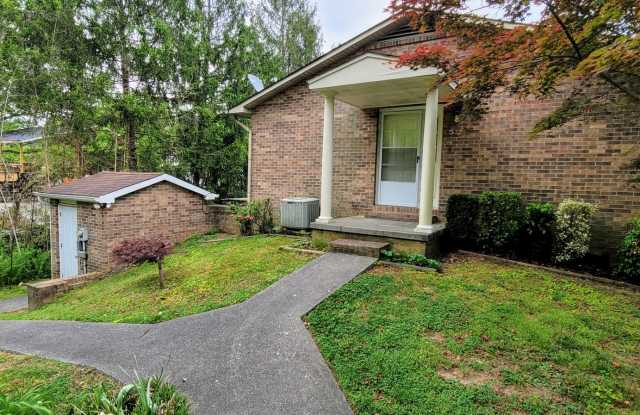 Lenoir City, 37772 - 2 Bedroom, 2 Full Bath, 1,000 square foot One-Level Condo SHORT TERM LEASE OPTION AVAILABLE! - Ryan Fogarty (865) 333-4840 photos photos