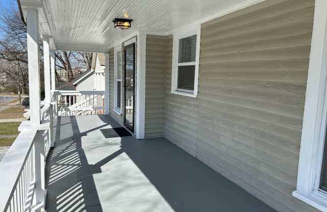 Cozy Three Bedroom Home Near Plaza Midwood! Gallery 3