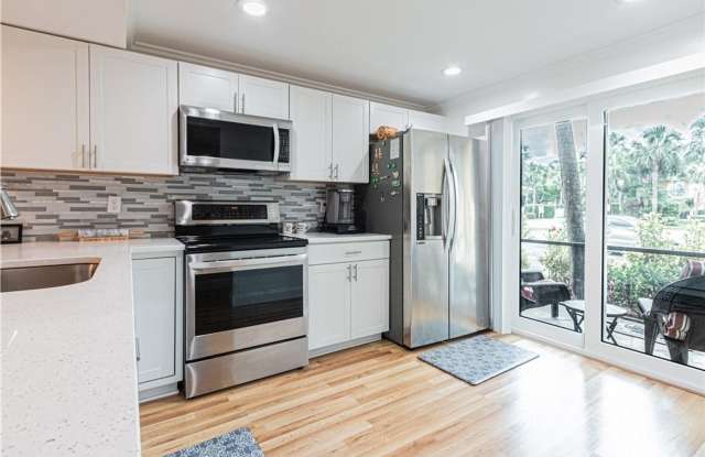 AVAILABLE NOW! First-Floor Condo | Resort-Style Amenities | Minutes to Downtown Naples & Gulf Beaches photos photos