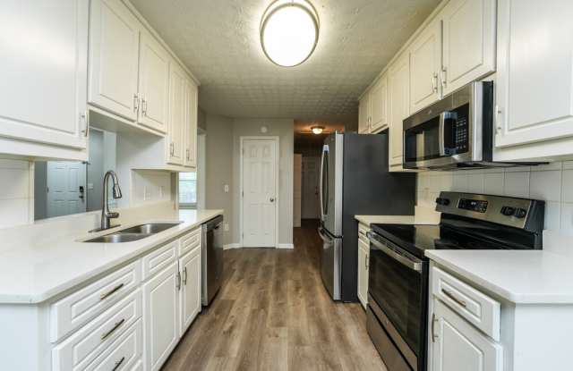 667 Stonecrest Dr Gallery 2