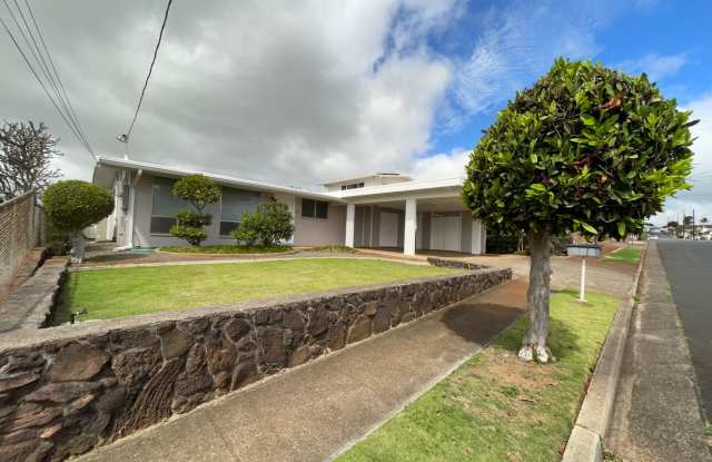Beautiful Spacious 3 Bedroom Single Family Home in the Heart of Pearl City! photos photos