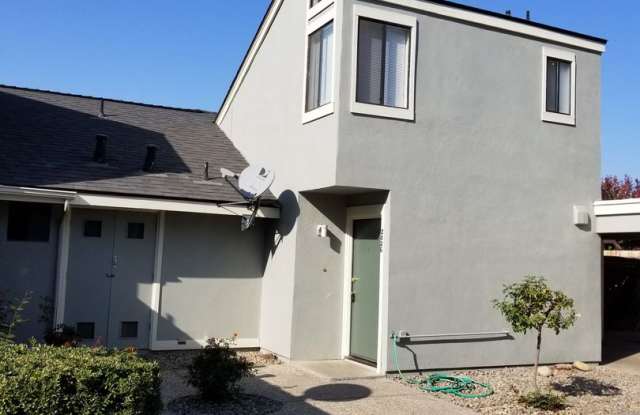 Town House for rent Gallery 1