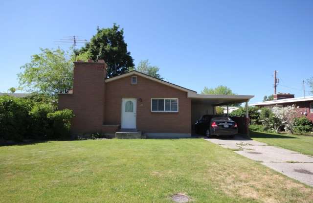 3 Bed/1.5 Bath in a Cul-de-sac by University Mall photos photos