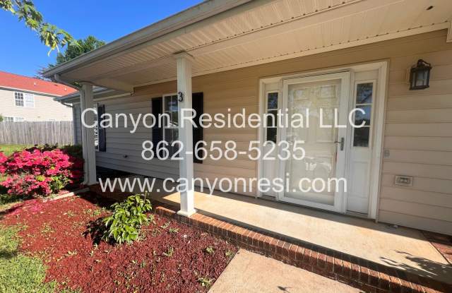 Hurry this Home won't last long! Adorable 3BR 2BA and 1472 sq ft! Gallery 4
