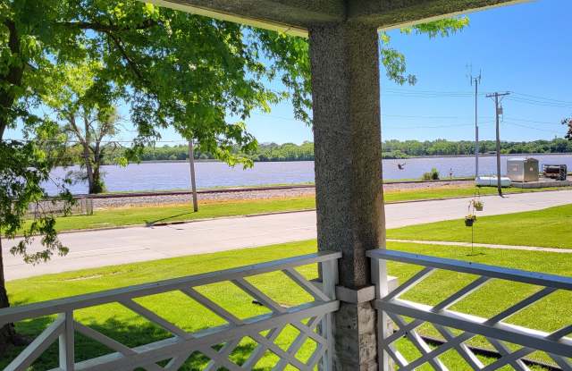 744 River Dr Gallery 3