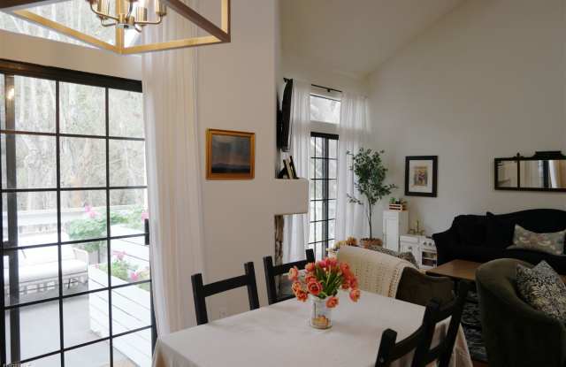 8212 Mainsail Drive Unit 206 Gallery 3