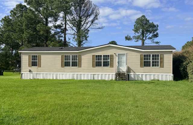 3BD/2B Mobile Home in Lakeland, GA Gallery 1
