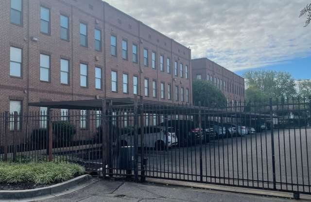 Studio w/ In-Unit Laundry near Tom Lee Park - 720 Litty Court, Memphis, TN 38103