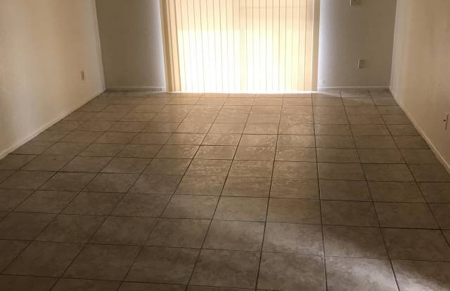 2807 East Marconi Avenue - 101 photos photos 2807 East Marconi Avenue - 101 photos photos