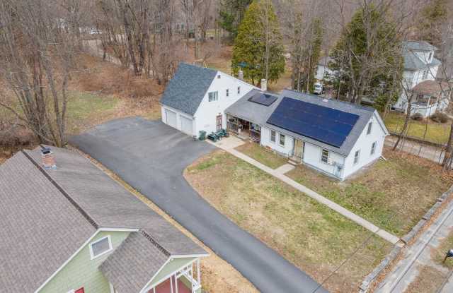 212 Gilsum Street photos photos