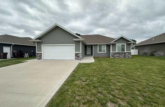 $2500 - Beautiful 3 bed 2 bath home in South Sioux City photos photos