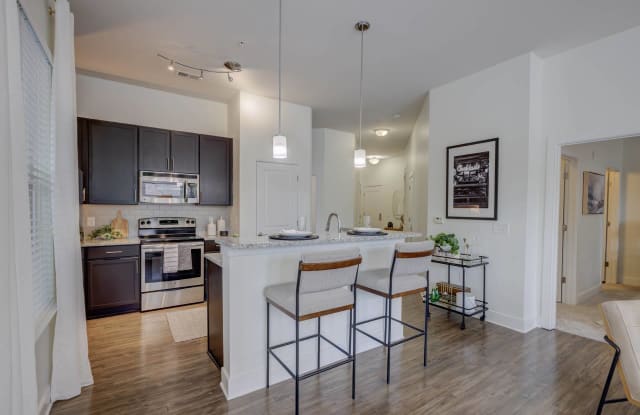 The Lincoln Apartments Gallery 2