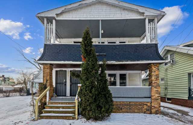 15714 Corsica Avenue - 22 photos photos