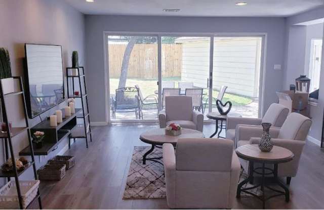 1302 Berrywood Lane Gallery 2