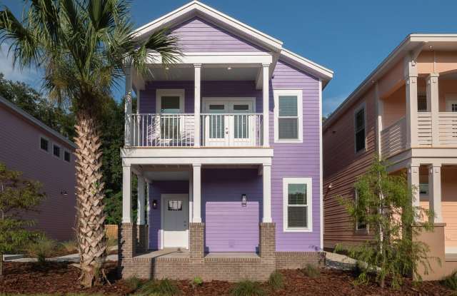 Porter's Lakeside - Luxury 5 Bedroom, 5 Bathroom House Gallery 1