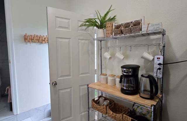 Fully Furnished Studio Near Hammond Trail in McKinleyville! Gallery 4