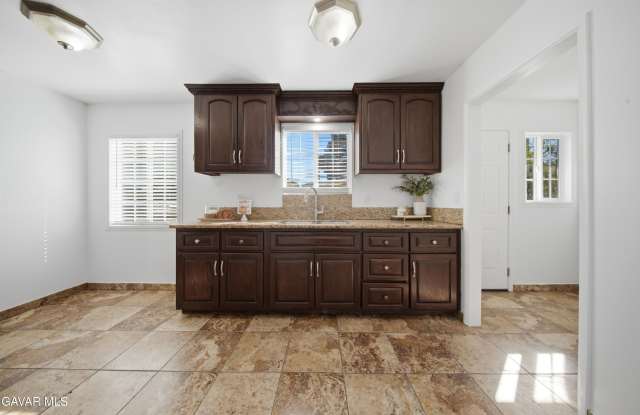 38808 E Carolside Avenue Gallery 3