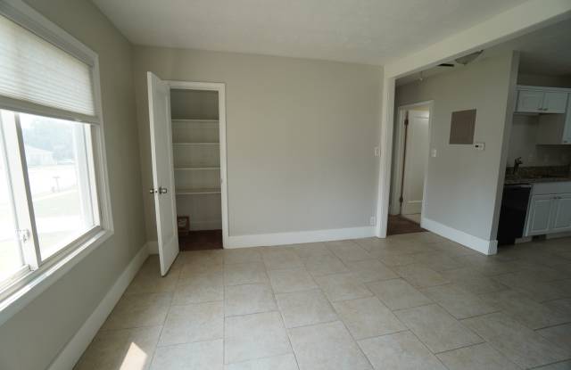 471 E 200 N Gallery 4