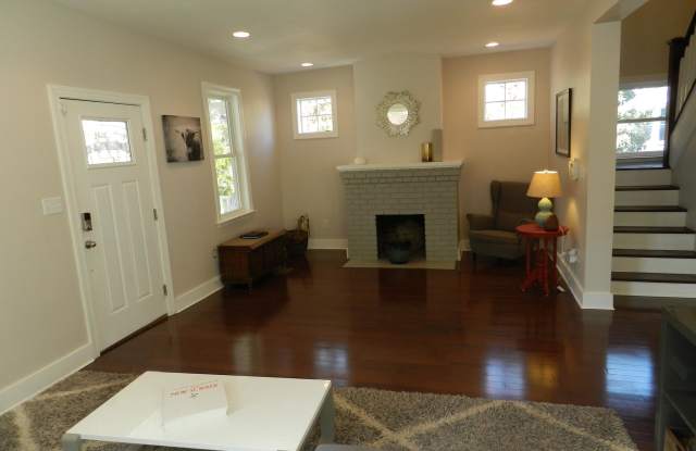 3009 SOUTH DAKOTA AVENUE NE Gallery 4