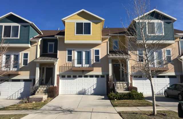 Luxury 4 Bedroom Town Home in Sandy! photos photos Luxury 4 Bedroom Town Home in Sandy! photos photos