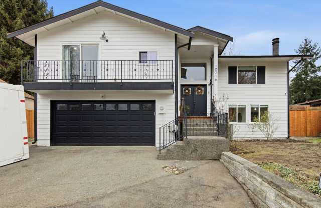 Renovated 5-Bedroom Home on Cul-de-Sac with Park Views  Stunning Outdoor Living photos photos
