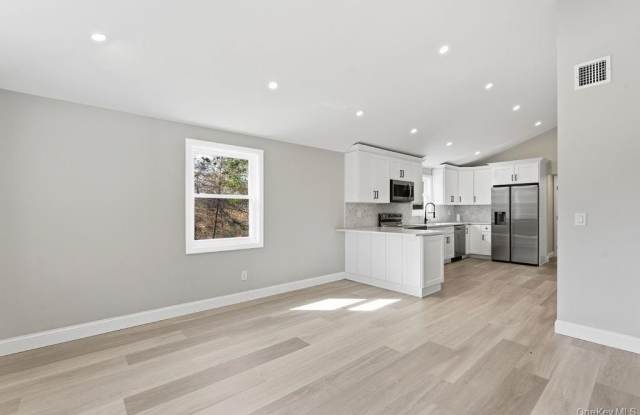 452 Montauk Highway Gallery 3