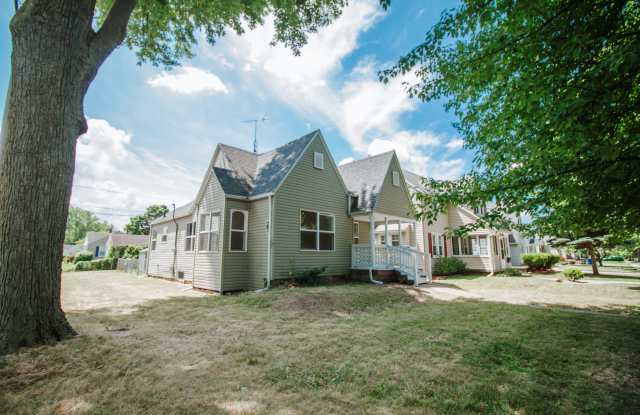 233 W Poinsetta Ave - 233 West Poinsetta Avenue, Toledo, OH 43612
