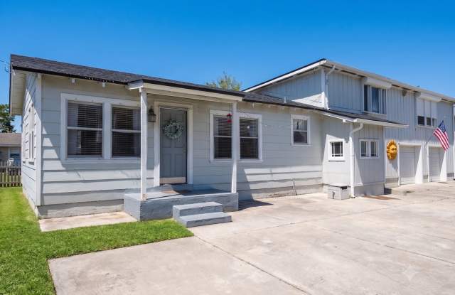 Coastal Living Just 2 Blocks from Jacksonville Beach - 2 Bed/3 Bath, Pet Friendly, Attached 2 Car Garage & Bonus Room! photos photos