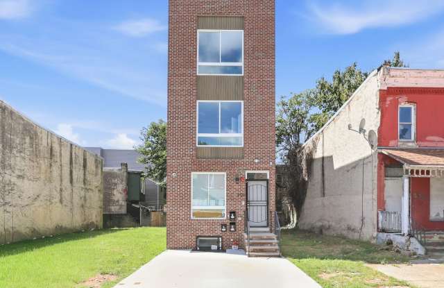 950 N 43rd Gallery 1