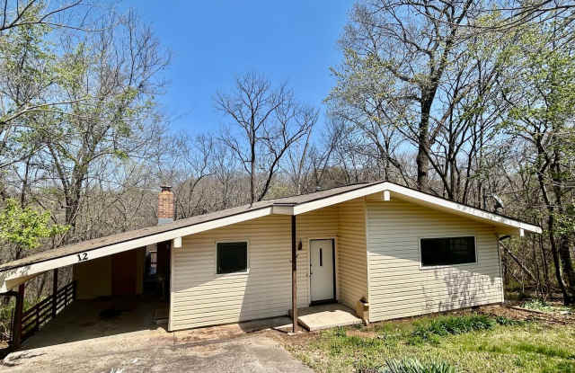 Cozy 2-Bedroom, 1.5 -Bathroom Home! Plus Car Porch! - 12 Newport Circle, Bella Vista, AR 72715