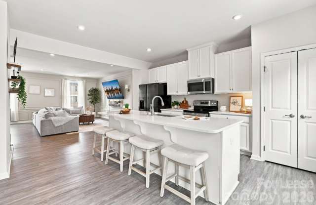 2595 Grantham Place Drive Gallery 1
