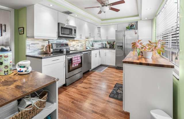 3930 Oaks Clubhouse Drive 304, Pompano Beach, FL 33069 photos photos