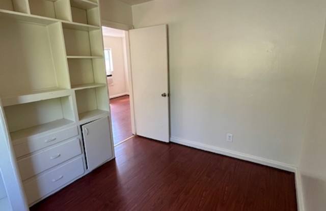 1665 Sycamore Street #A Upstairs - 1 Gallery 2