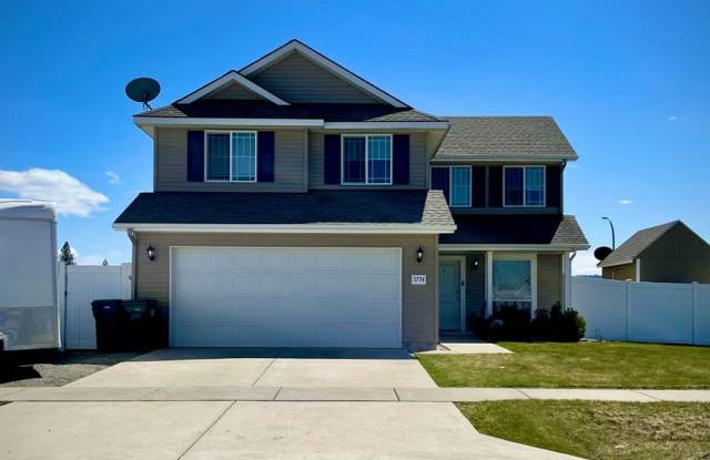 Beautiful 4 bedroom 2.5 Bath home in Coeur d'Alene. photos photos