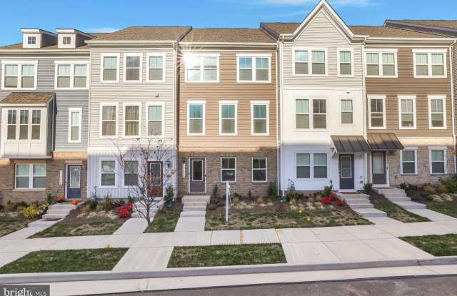 42588 PITLOCHRY Terrace - 42588 Pitlochry Terrace, Arcola, VA 20166