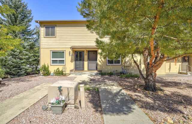2 bedroom, 2 bath townhome in Prescott with new paint and flooring Gallery 4