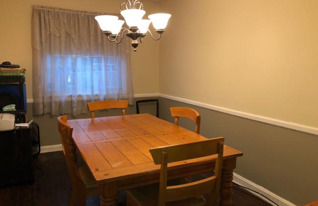 Cozy Three-Bedroom West Hills Townhome w/ Parking Pad! photos photos