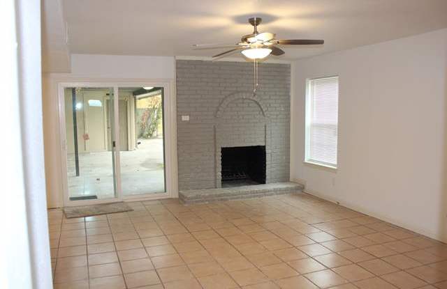 10028 Glenrio Lane Gallery 2