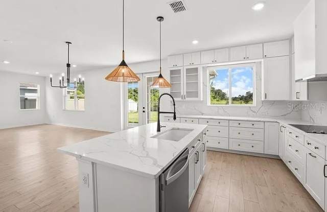 5005 GOLDEN RIVER Lane Gallery 4