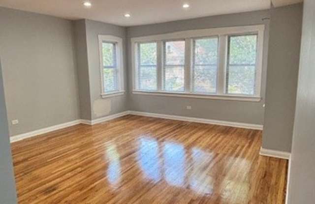 2500 N Harding Ave photos photos