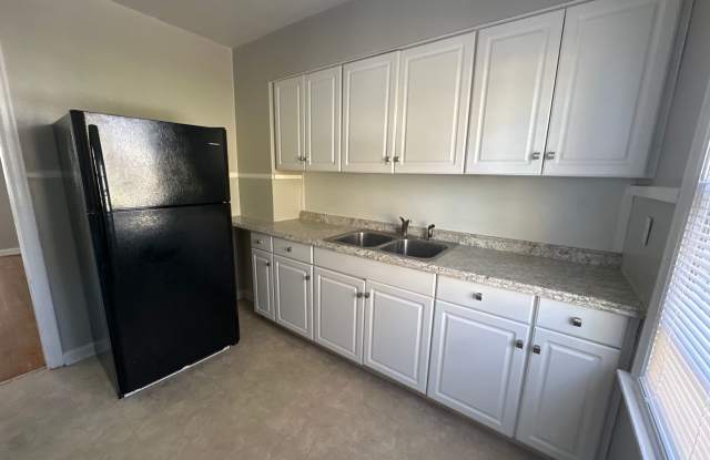 In-Unit Washer and Dryer Hookups Gallery 3